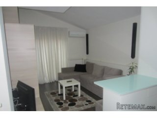 Centar - Skupstina, renoviran, kompletna bela tehnika..