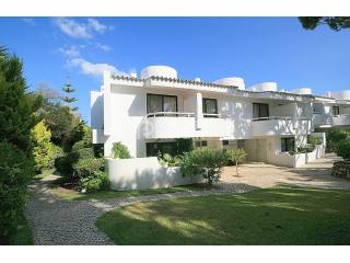 SPACIOUS 3 BED APARTMENT NEAR THE BEACH