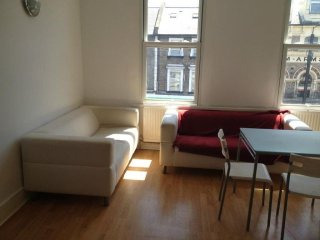 REFURBISHED 2 BEDROOM FLAT 