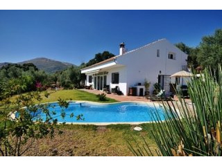 4 bedroom, 3 bathroom Finca/Country..