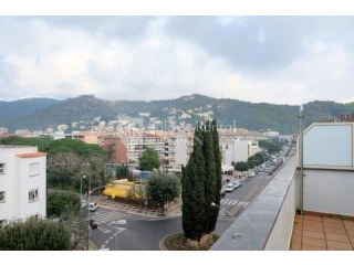 Beautiful Duplex Located In The Center..