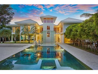 9 bedroom House For Sale: 7712..