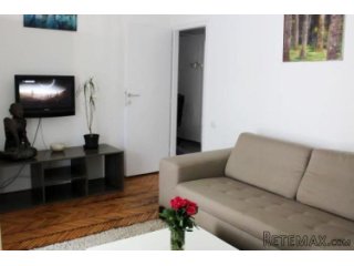 Centar - Skupstina, renoviran, 2 terase, lift, kompletna..