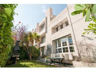 8 bedroom Terraced House For Sale:..
