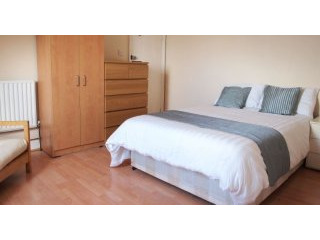 8 - 75a Acton Lane R3