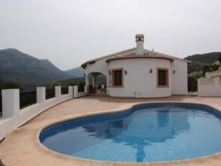 3 Bedrooms - Villa - Alicante - For Sale