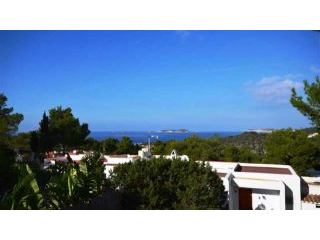 House with fantastic sea views