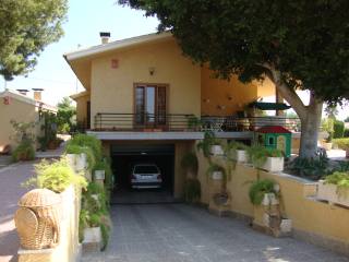 Large 6 Bedroom Villa in Bonavista