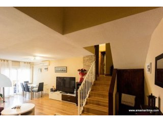 Sale of great triplex in singular..