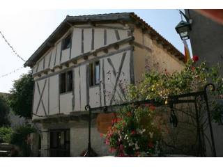 3 bedroom Village House For Sale: 47300..