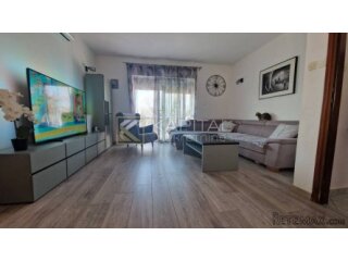 TOP PRILIKA! Etaža s velikim dvorištem (356 m²) – mir i pri