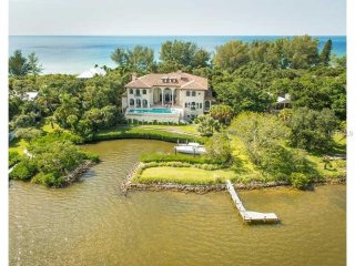 5 bedroom House For Sale: 1160 N Casey..