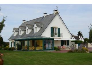 Coastal House with Swimming Pool