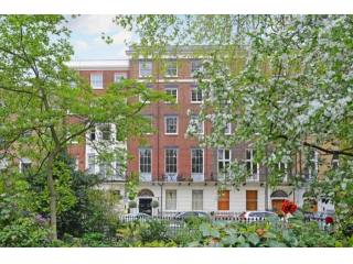 3 Bedrooms - Apartment - London - For..