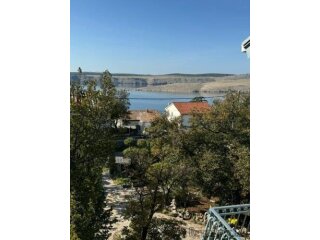 Šarmantni apartman u Jadranovu sa panoramskim pogledom na mo