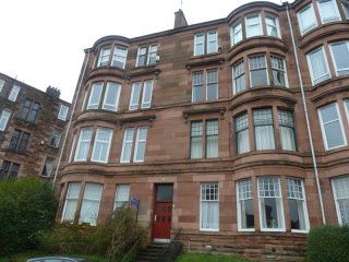 3/2 11 Tassie St, Shawlands, Glasgow..