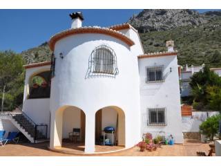 4 Bedrooms - Villa - Alicante - For Sale