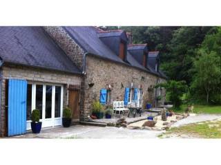 Idyllic Location With Guest Gite