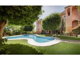 2 Bedroom Midle Floor Apartment -..