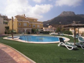bungalow en calpe, con una urbanizacion muy bonita...