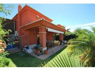 SEMI D. VILLA FOR SALE IN SANTA CLARA
