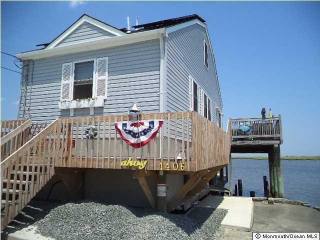 2 bedroom Flat For Sale: 1406 Railroad..