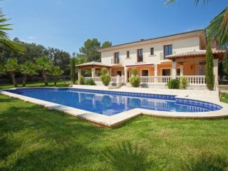 High Quality Country House In Private..