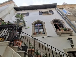 CRES - uhodani ugostiteljski objekt sa stambenim prostorom