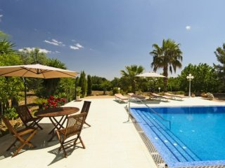 Sunny Modern Country House In Quiet..