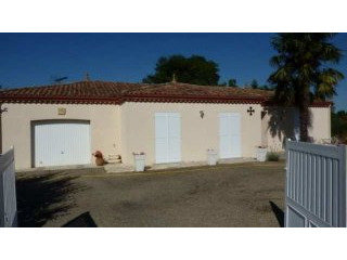 Maison De Village