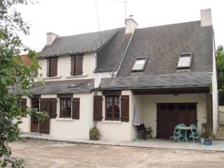 Impressive Character House, Nice Garden