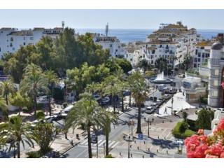 Fabulous Refurbished 3 Bed Apartment in..