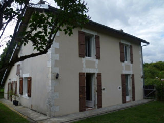 EC0624al Renovated 3 bed House, no near