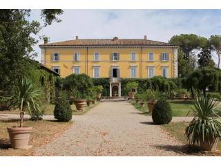 22 bedroom House For Sale: Perugia..