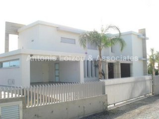 Four Bedroom Excellent house with large..
