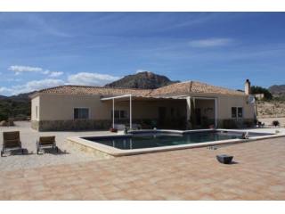 Superb spacious country villa in..