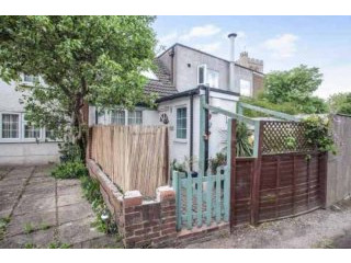 1 bedroom, Terraced House house for sale