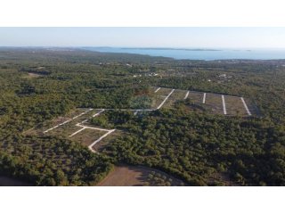 Istra, Barbariga, zemljište površine 800m2