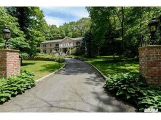 7 Peabody Rd Cold Spring Hrbr, NY 11724