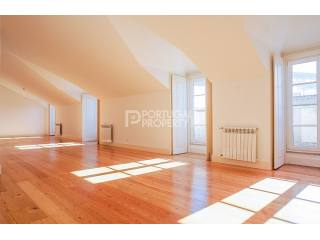 Amazing Top Floor Apartment in Junqueira