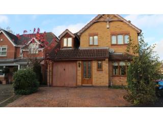 Superbly spacious & well presented Four..