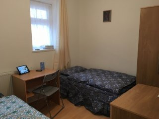 Double room, Zone 2, Hackney (share or..