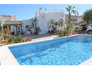 3 Bedrooms - Villa - Alicante - For Sale