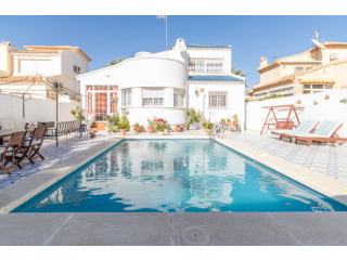 3 Bedrooms - Villa - Alicante - For Sale