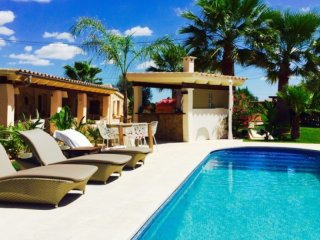 Charming Country House With Beautiful..