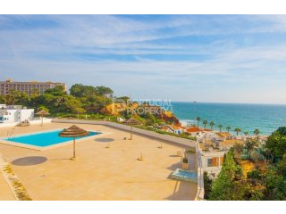 1Bed apartment overlooking beach, large..