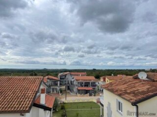 ETAŽA KUĆE SA DVA APARTMANA