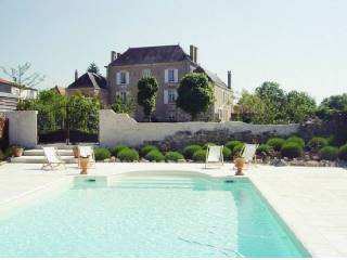 Stunning Property with Pool