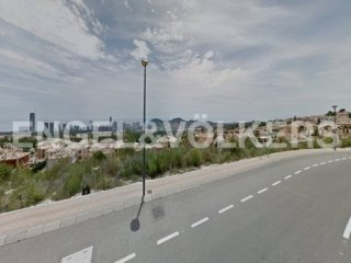 Land In Luxury Location And High Sea..