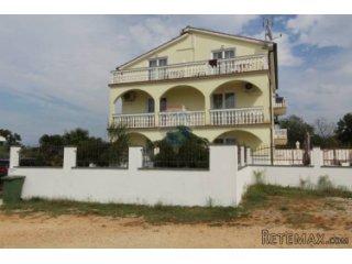 Apartmanska kuća nedaleko od Poreča